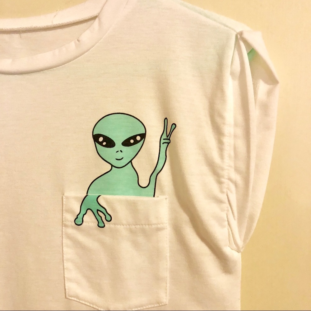 “Your sweet ufo friend” sleeveless t-shirt